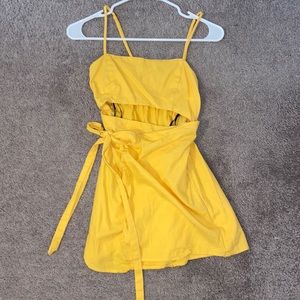 Yellow dress
